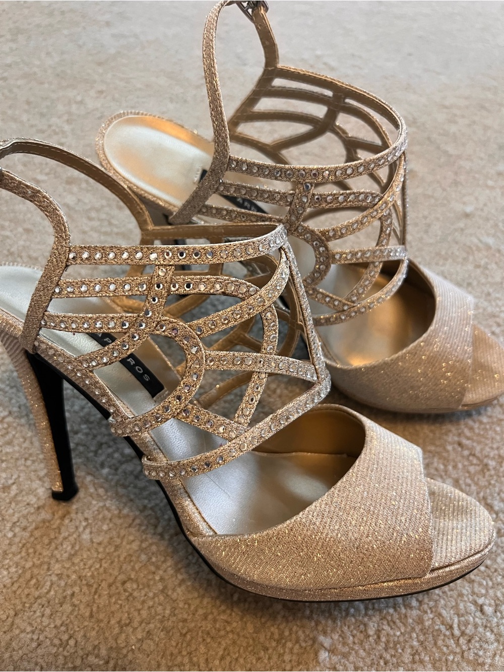 Caparros Nude Glimmer Poet Heels Sz. 8.5
